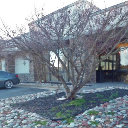 Wyndham Garden Greensboro Exterior photo