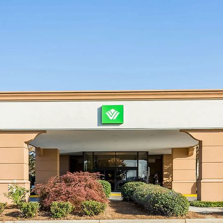 Wyndham Garden Greensboro Exterior photo