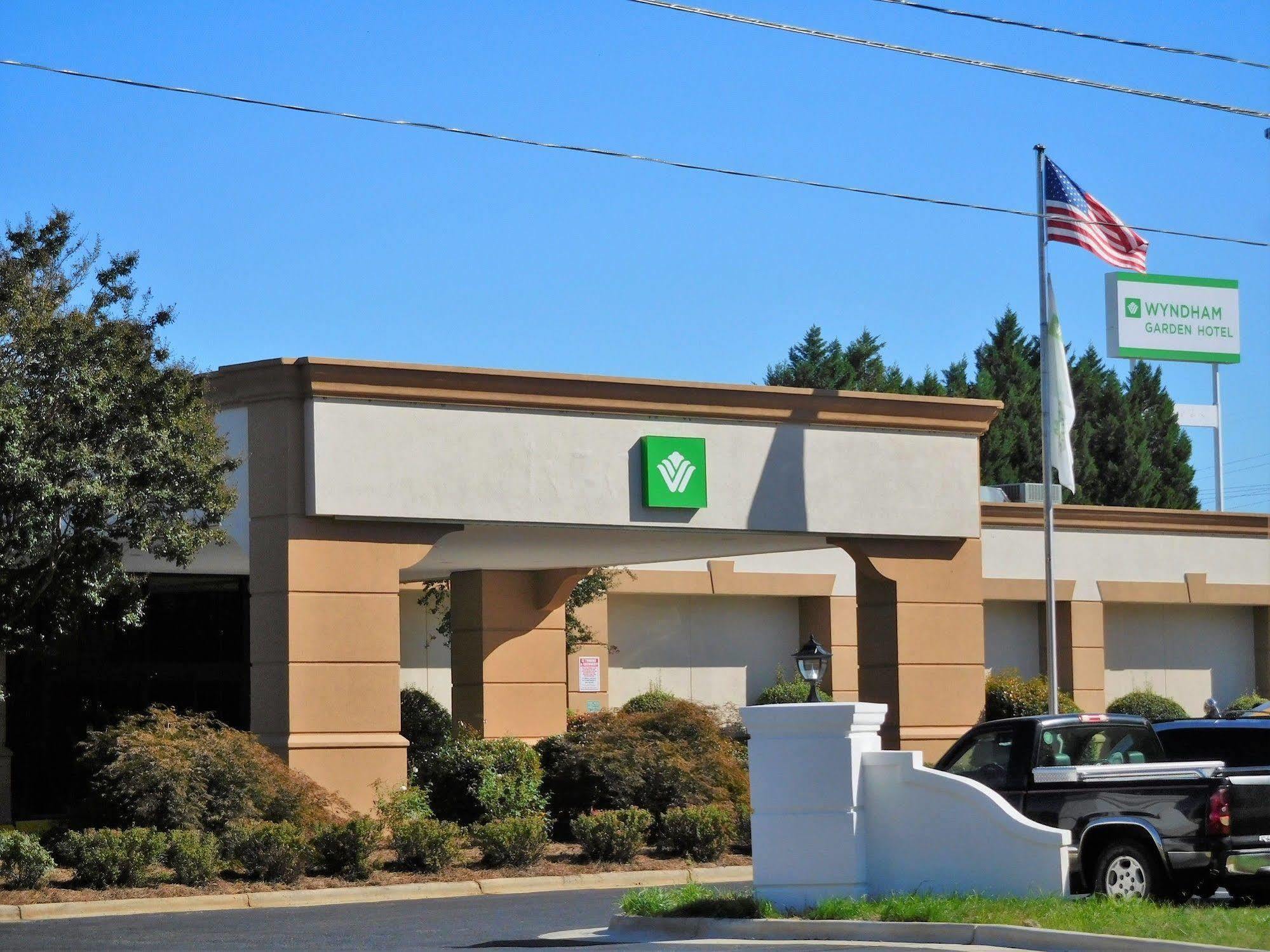 Wyndham Garden Greensboro Exterior photo